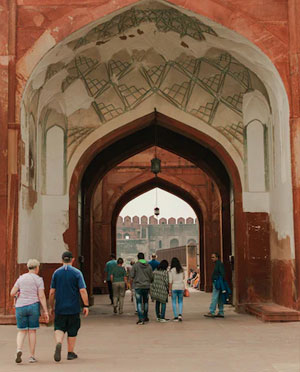 Book Same Day Agra Tour by Gatimaan Exp.